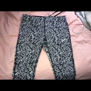 Nike Dri-fit cropped leggings